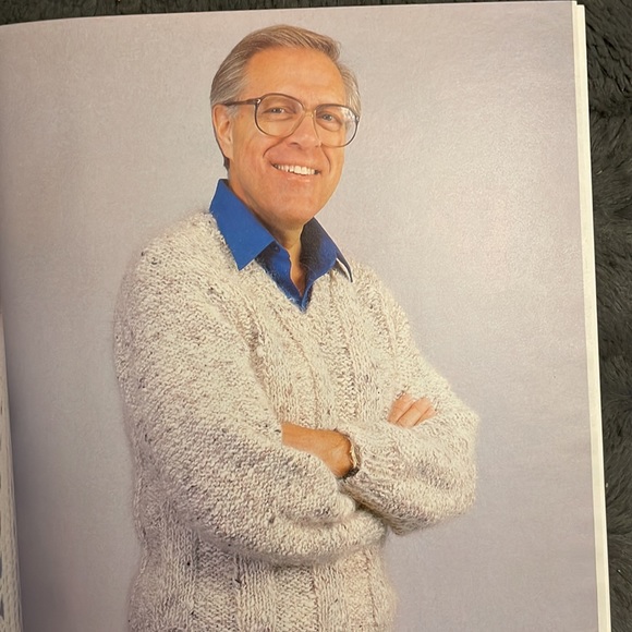 Softcover large format knitting and crochet pattern book from the 1980s - Picture 7 of 9